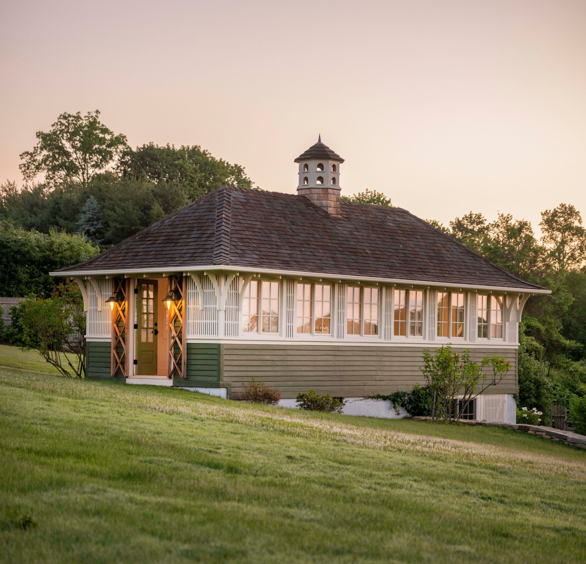 A Meadow Retreat | Vicente-Burin Architects ©Neil Landino Photography